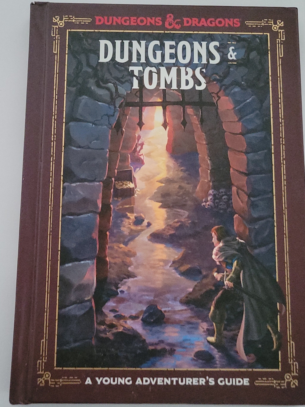 Dungeons & Dragons: Dungeons & Tombs - A Young Adventurer's Guide